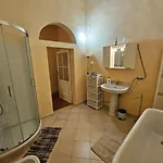 Stilmoderno In Siena's Historic Center, Just Steps From Piazza Del Campo Appartement