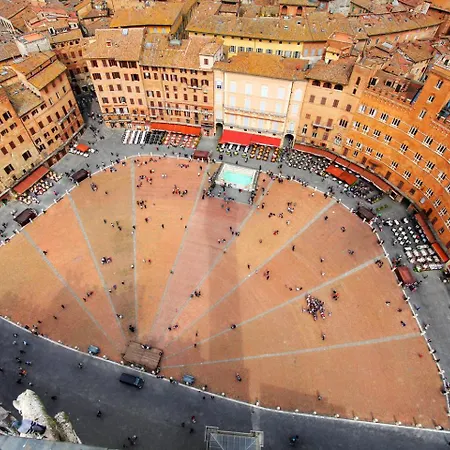 Stilmoderno In Siena's Historic Center, Just Steps From Piazza Del Campo Appartement *